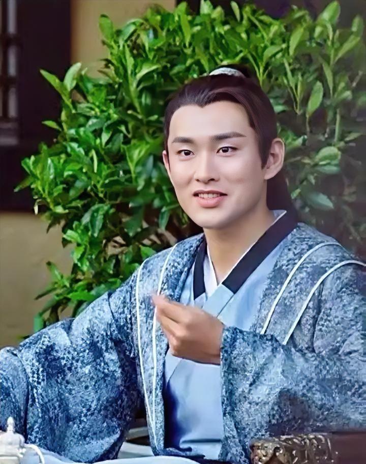 别回家了，你妈怕你被邻居打死。这曾是王彦霖演完宇文怀后，亲妈对他下的最后通牒。