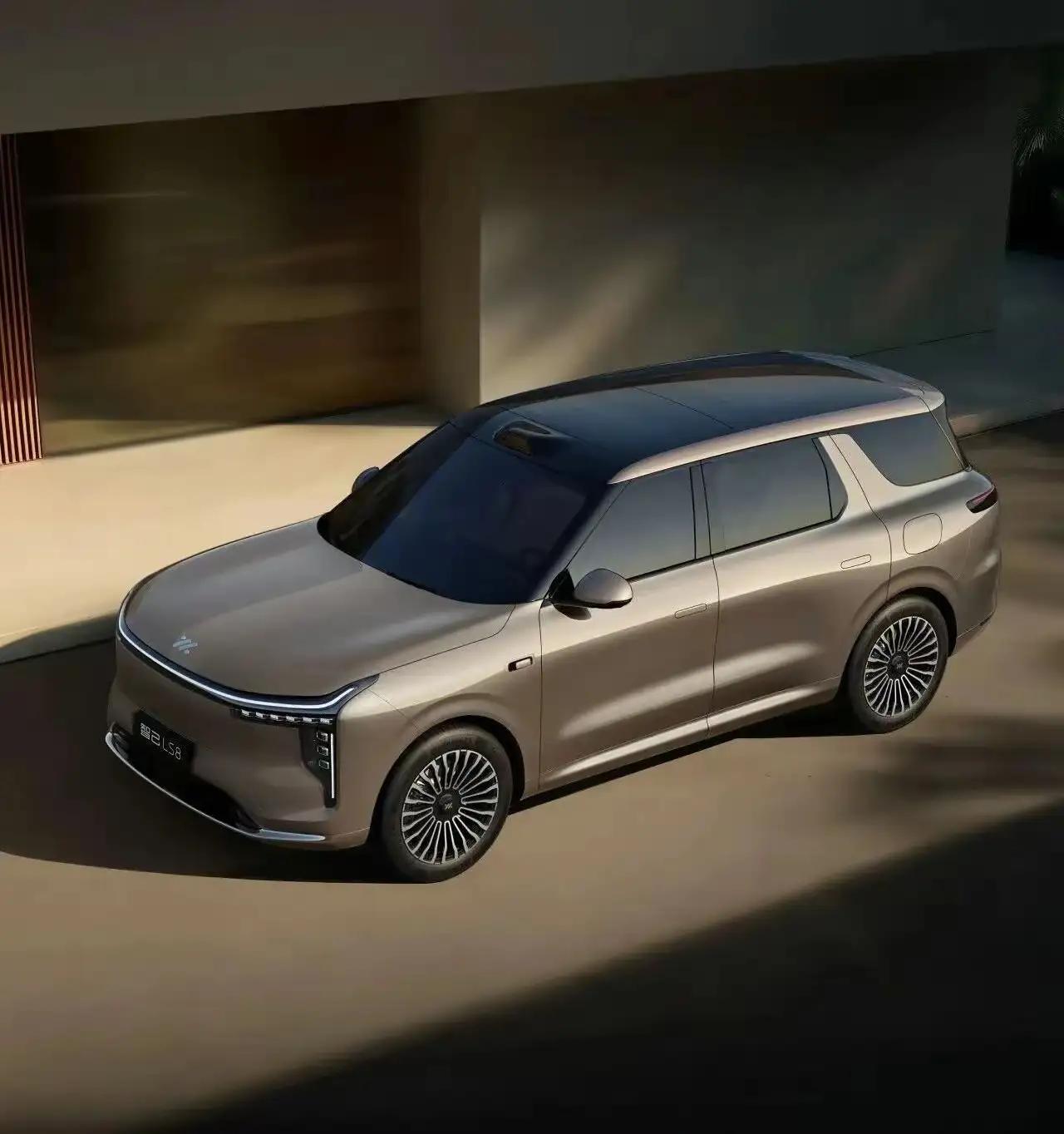 这是赤裸裸的真实现状！刚看新闻，青海一家35口人直接开着辆大巴车自驾游过年，