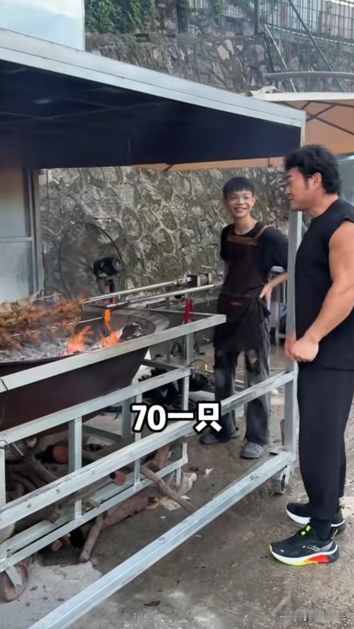 瞧瞧人家！16岁少年在深圳卖烤鸡，日入过万！每个月都会打几万块钱给父母！6月