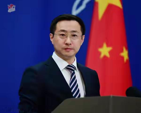 日本记者在提问前是如鲠在喉，提问后却如芒在背了！12月29日，日本广播协会（