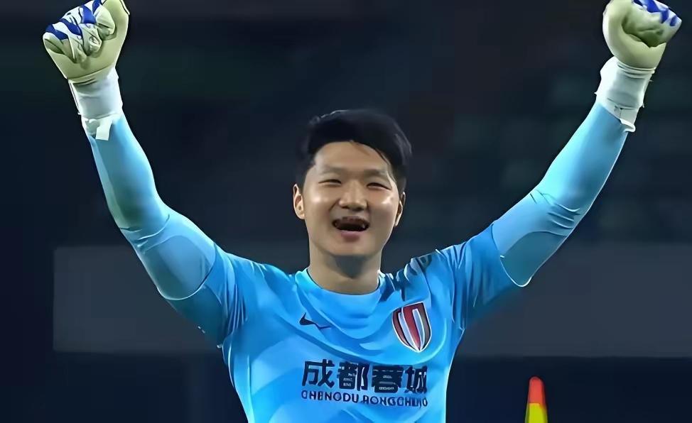 成都蓉城中超最后一个主场，强烈呼吁老徐给太子蹇韬一个机会。蓉城本赛季引以为傲