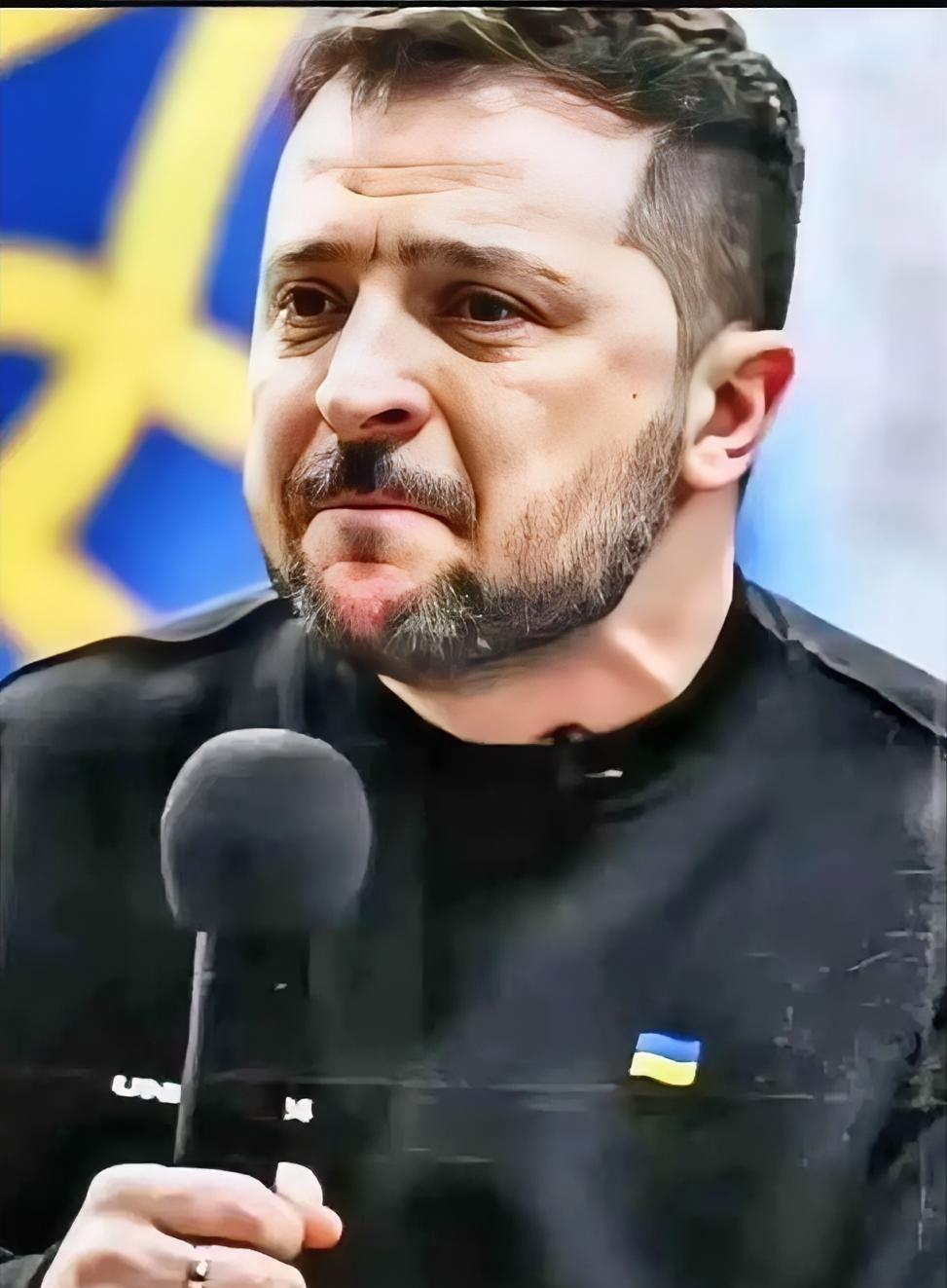 泽连斯基迎来一个坏消息！3月24日，乌克兰媒体透露，美国已经要求泽连斯基从