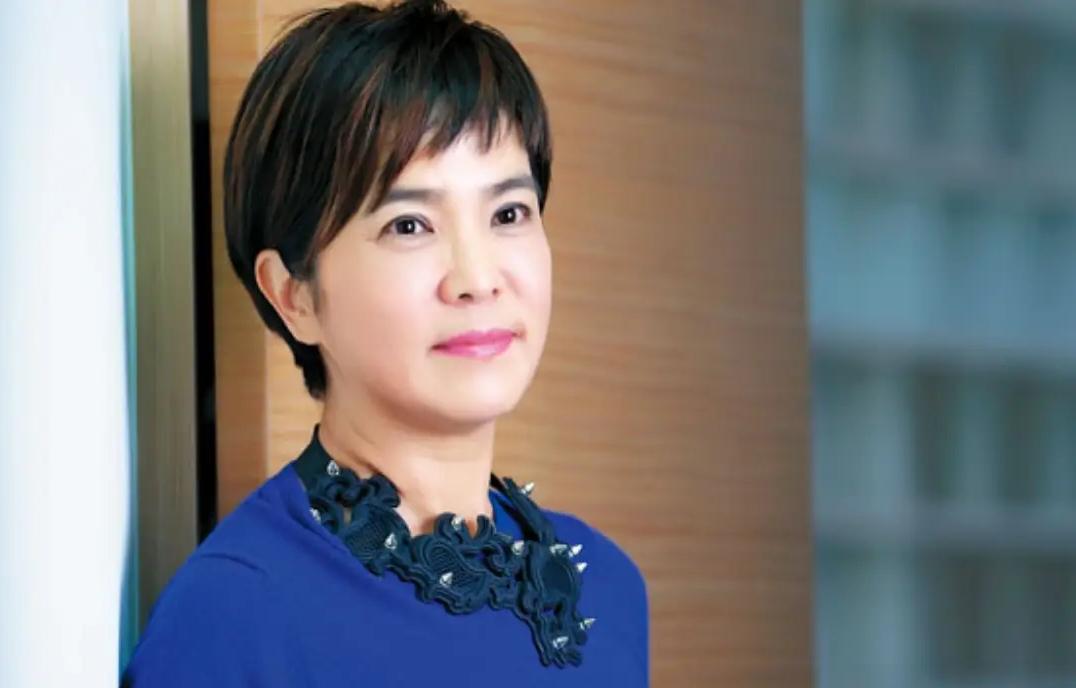 4月中旬，台岛资深媒体人李艳秋针对两岸局势公开警告，直指如果台当局一口否定大陆近