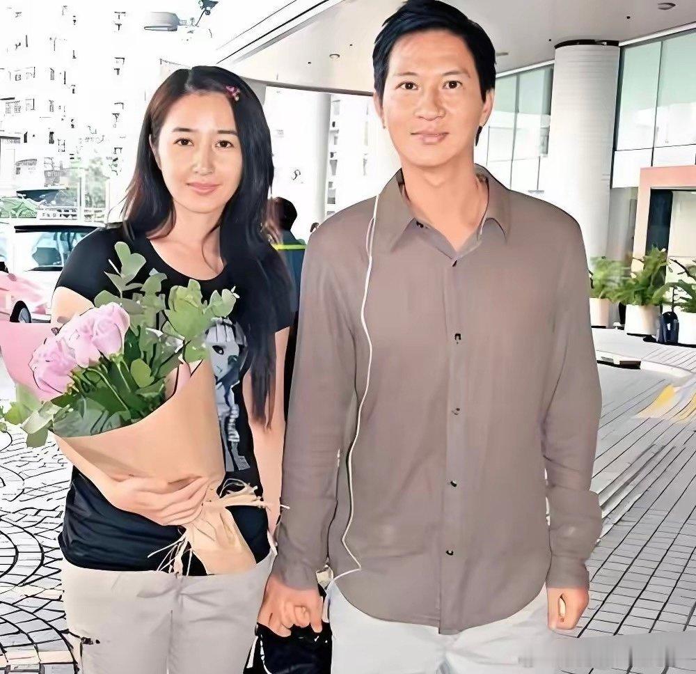 61岁关咏荷，这个素颜无医美面部真抗打，说41岁百分百有人相信​​​