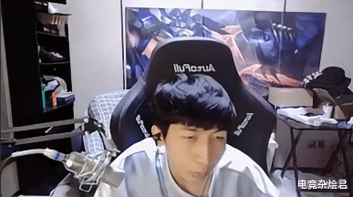 小超梦参加LML训练赛, 从1-5打到11-5, 这就是峡谷第一上单的含金量