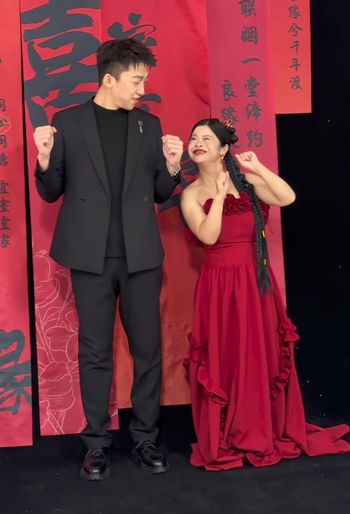 网红琼姐要结婚了，新郎看着不一般，新娘看着也不一般，这样的新娘你会几点回家？