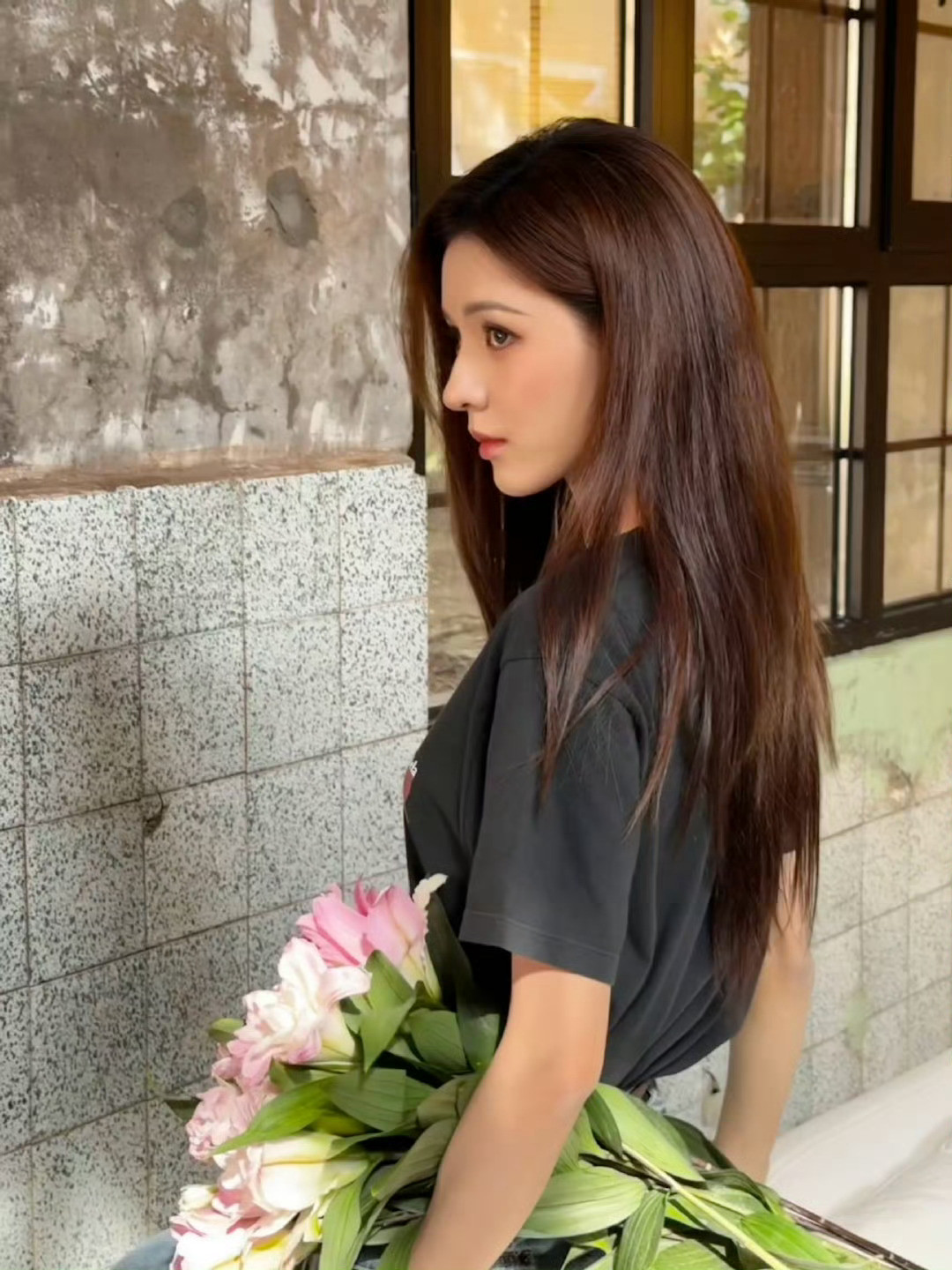那就坐等张予曦你的九宫格了[抱抱]去巴黎要多拍点美照[比心]​​​
