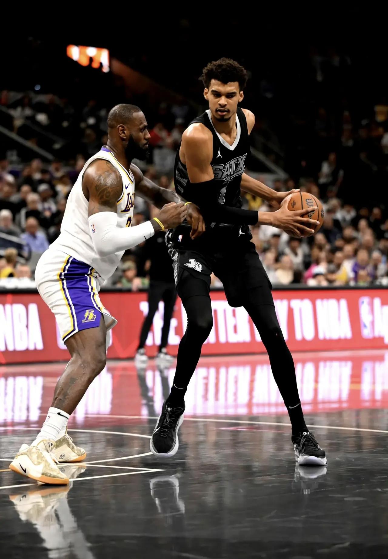 NBA名宿托尼-帕克认为联盟中有一人最终能够达到跟乔丹、詹姆斯、邓肯这样级别的球