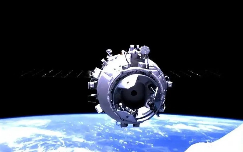为什么大家都不提中国空间站了？没脸提？这个说法本身就值得质疑。100吨对42
