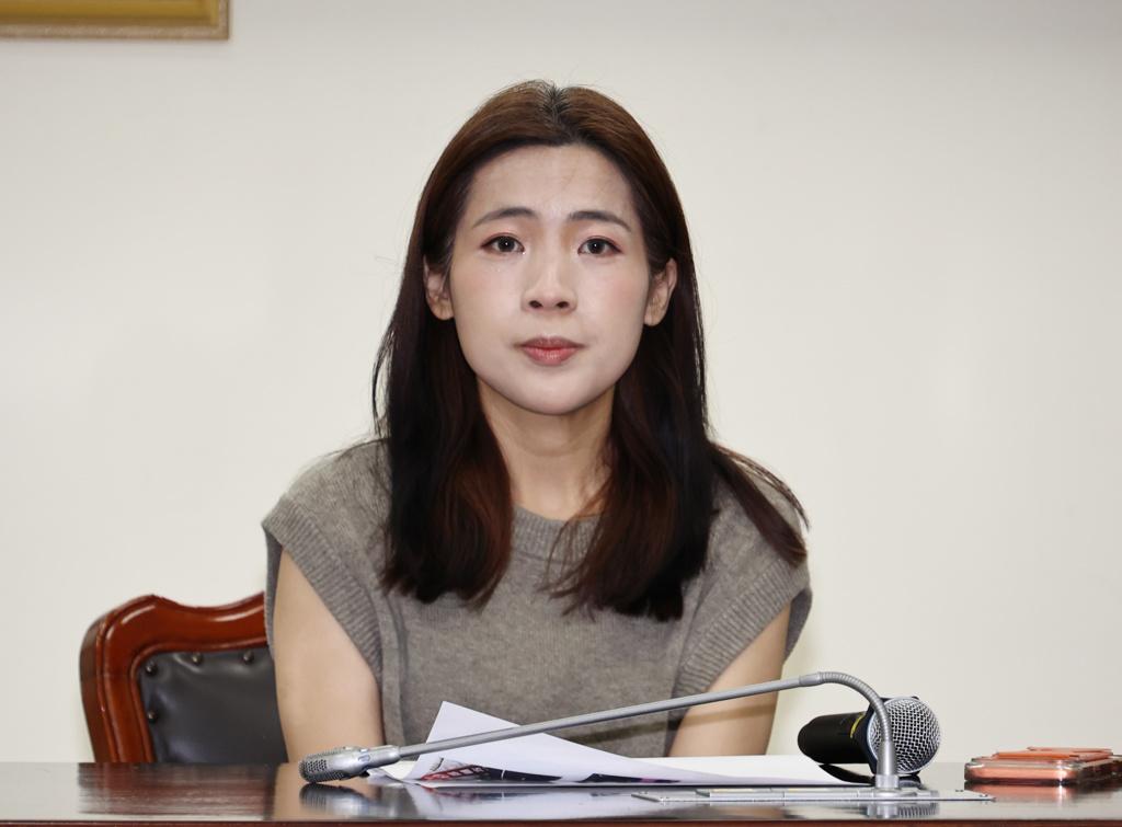 遭曹兴诚呛“四大恶人”徐巧芯3理由回击：哪来勇气审判别人联电创办人曹兴诚今（
