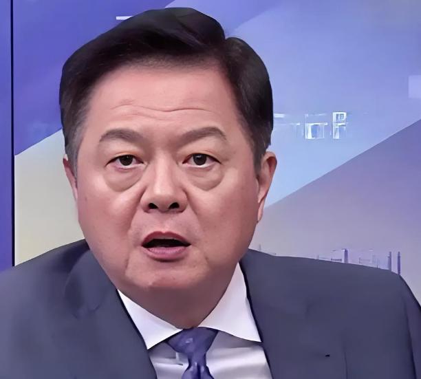 台湾时政评论员周锡玮表示：大量印度人移民新加坡这是事实，说你新加坡变“印加坡”