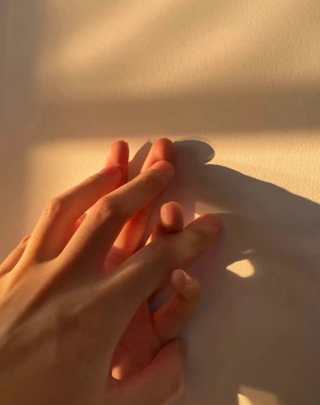 有哪些道理你后悔没有早点知道？1.对别人绝对的坦诚，就是对自己最大的伤害。2.不