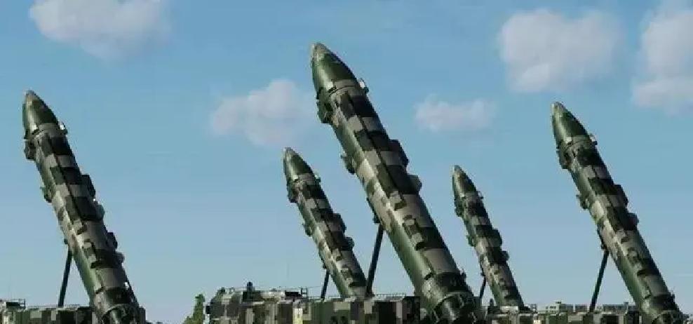 俄军事专家卡申最近总结，中国新武器从东风‑17、055型到歼‑20，纸面性能在多