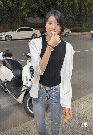 阿嬷买的油条好吃哈哈!