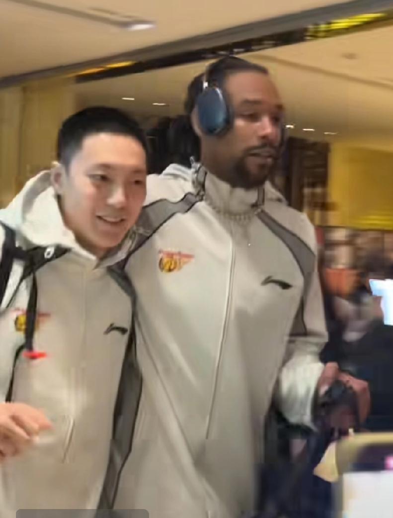 徐杰状态差失宠，萨林杰有了新朋友，这就是队长胡明轩胡明轩打四川拿26分，徐