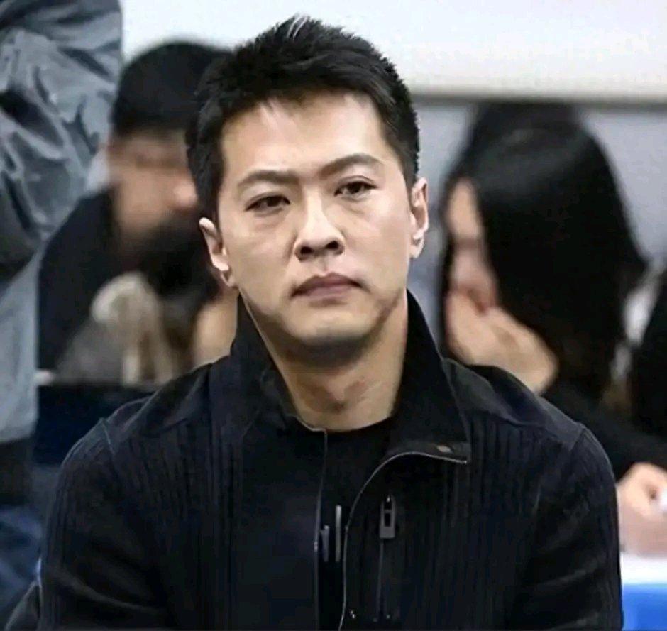 前央视主持顾国宁从确诊到离世仅15天，年仅46岁，太让人惋惜了。他本是妥妥的人生