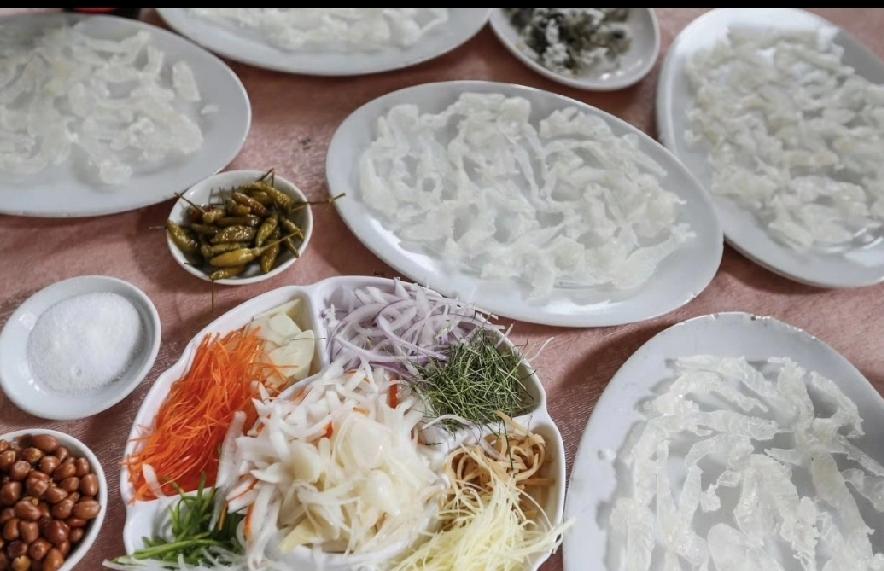 一盘鱼生放倒三个壮汉！体内寄生虫能活几十年，这些误区太坑人朋友们，这可真不是