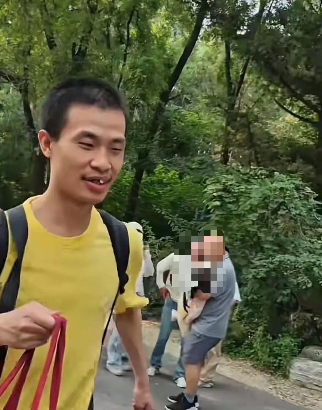 韦神的牙齿不是他一个人的事虽然我很佩服韦神的专注，但这话题真给我看懵了，那咋办，