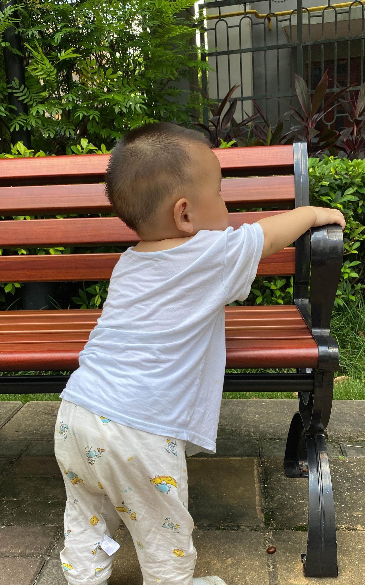带娃以后才知道：1.千万不要给一岁宝宝买咬咬乐！不要给三岁的小朋友买捏捏乐！