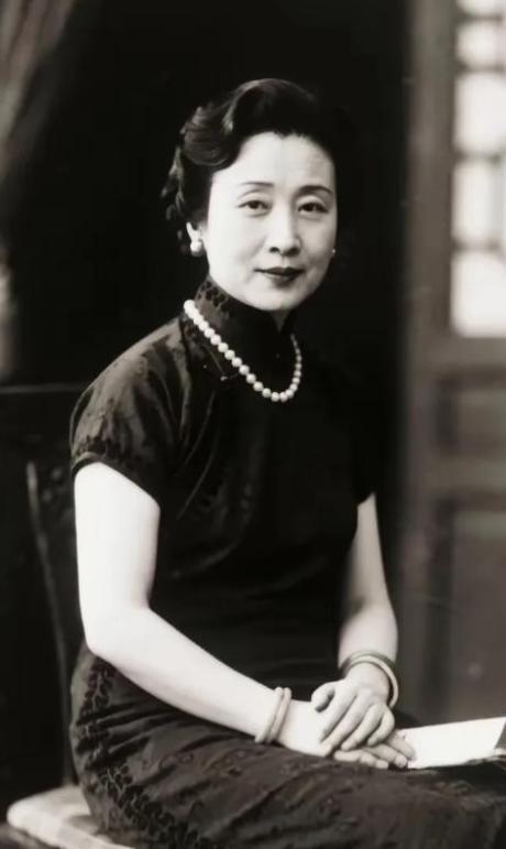 宋美龄106岁的长寿真相来了！癌症确诊后，她每天雷打不动做3件事——第2件连医生