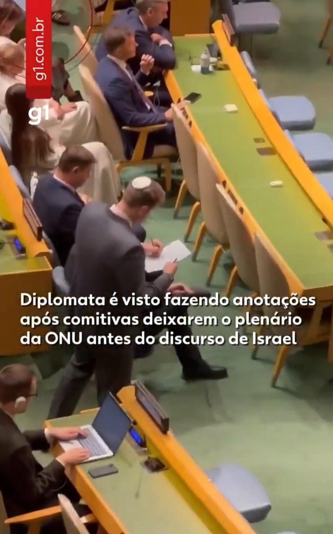 以色列总理内塔尼亚胡在联合国演讲时，很多国家的代表离席，走出会场。于是，有意思的