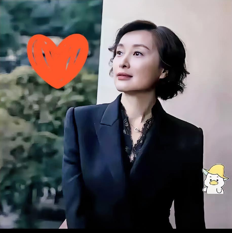 吴越实在不行你就退圈吧！主要是大家都看不下去了，你说说你都53岁了，演技卓