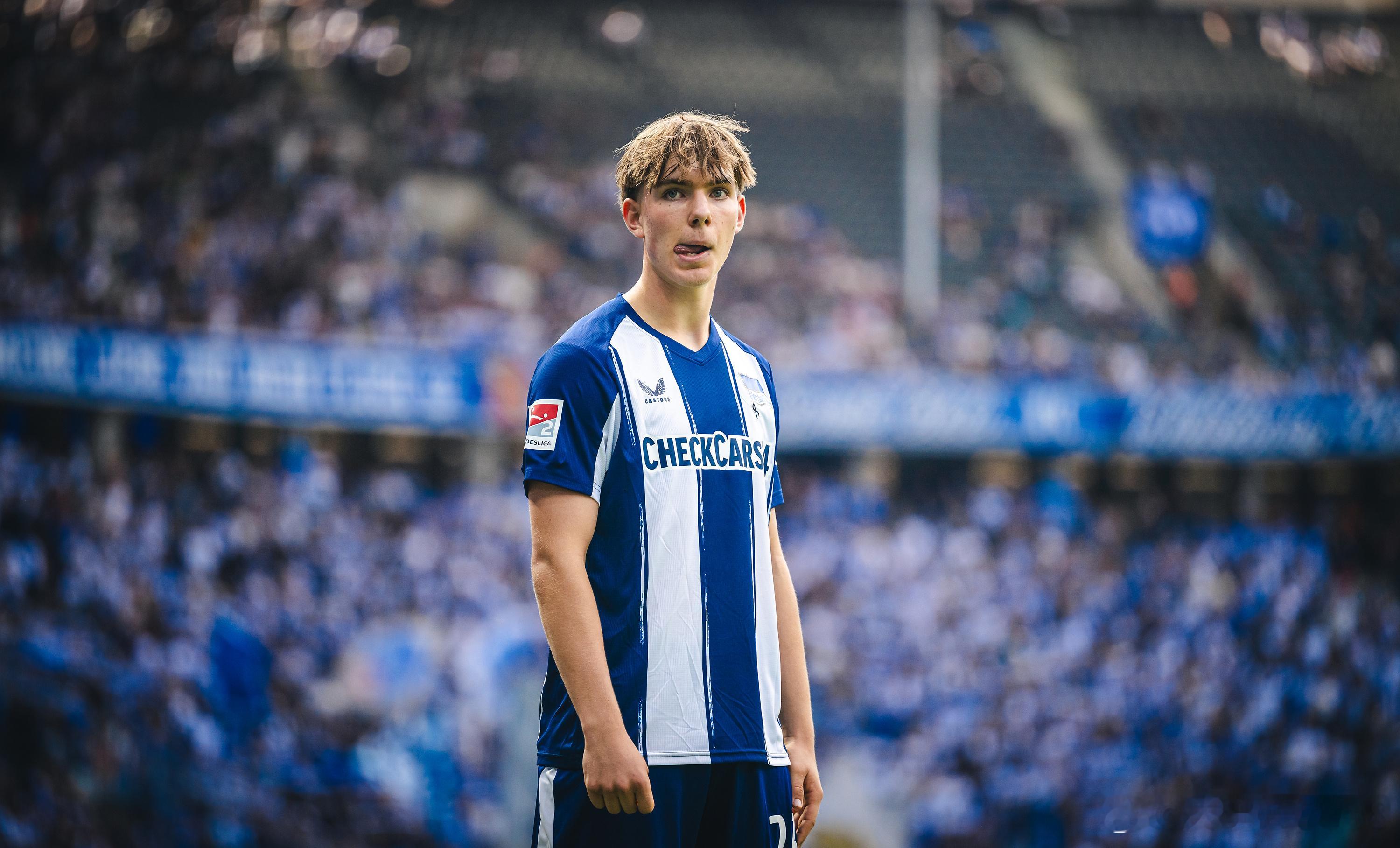 现在的转会市场，已经卷到让人看不懂了。曼城下场抢一个16岁的孩子，这信号再明显不