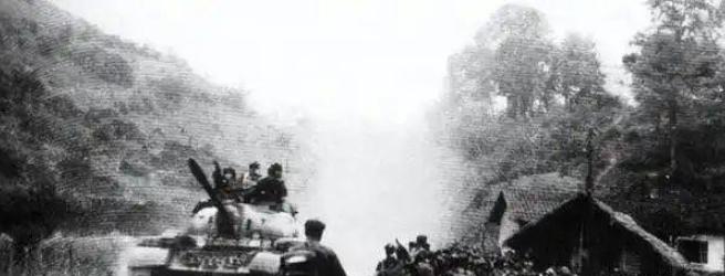 王震胆子究竟多大？两千五百名骑兵连夜叛变，他一兵一卒都没动，只打了一通电话，对面
