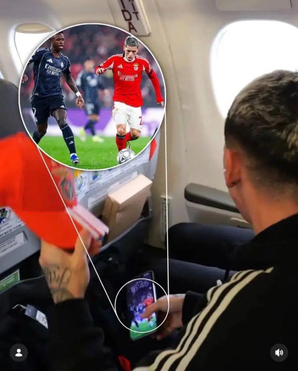 西班牙《马卡报》在比赛前曝光了普雷斯蒂亚尼的手机壁纸——壁纸上是他和维尼修斯的合