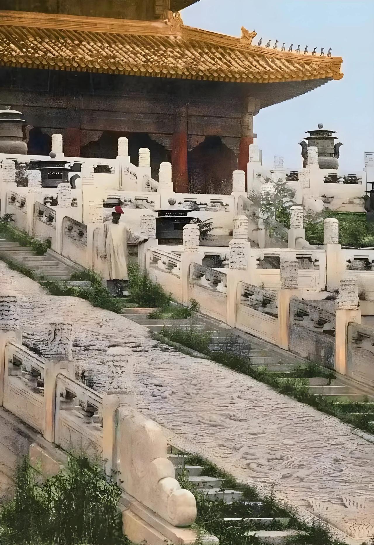这是1901年，晚清紫禁城象征着皇权至高无上的太和殿留影。太和殿俗称金銮殿，初建