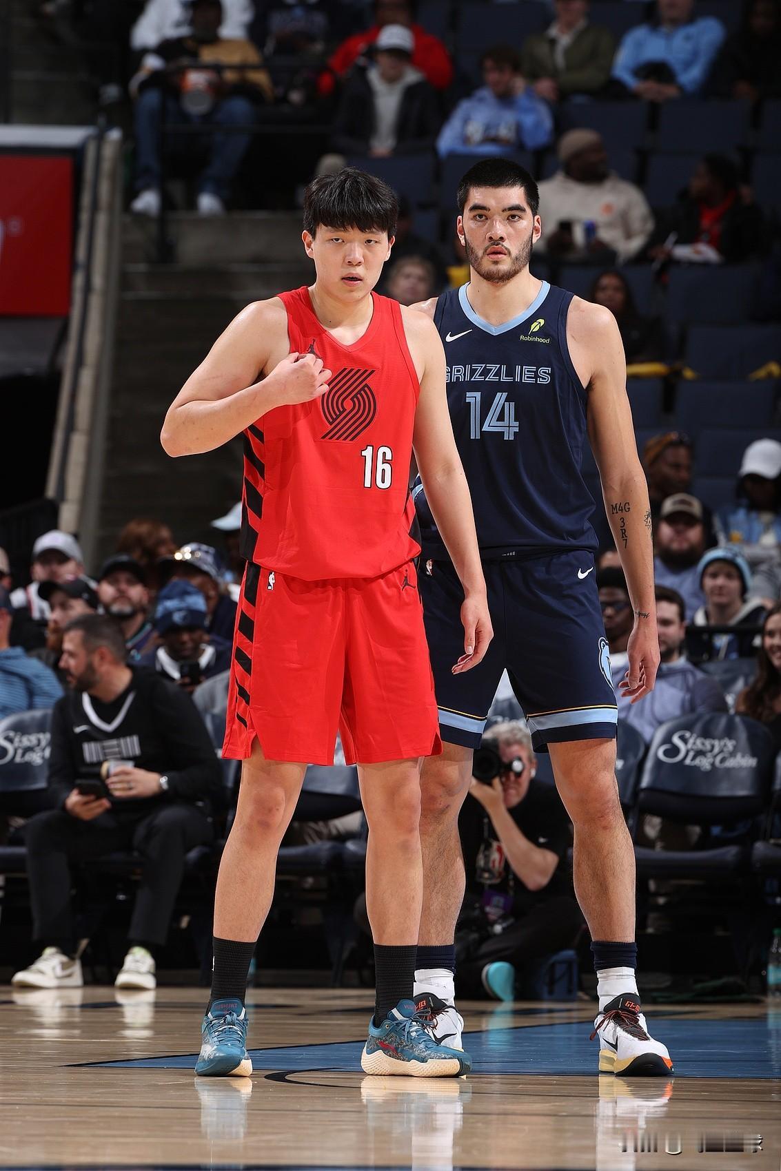 杨瀚森今天生涯首次首发出战19分钟，5投2中，三分2中0得到4分5篮板2助攻2失