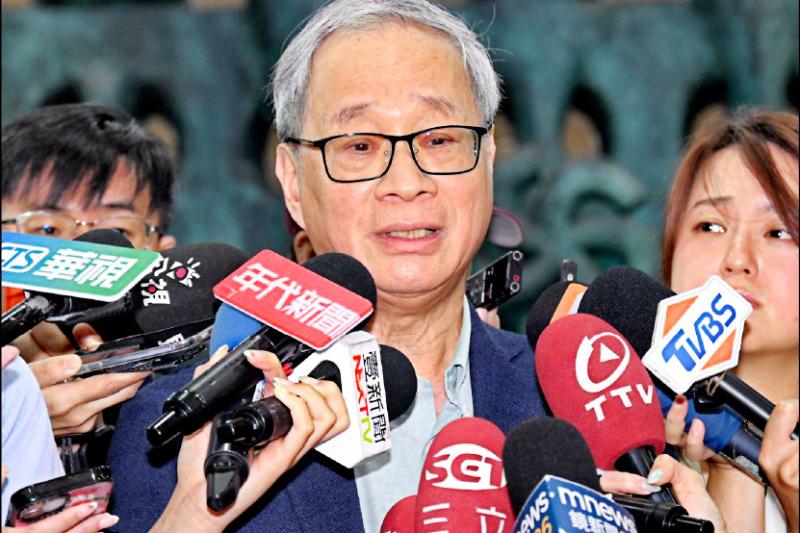国民党和民众党在遏制“文化台独”上干了一件实事，令民进党当局所谓“文化部长”竟然