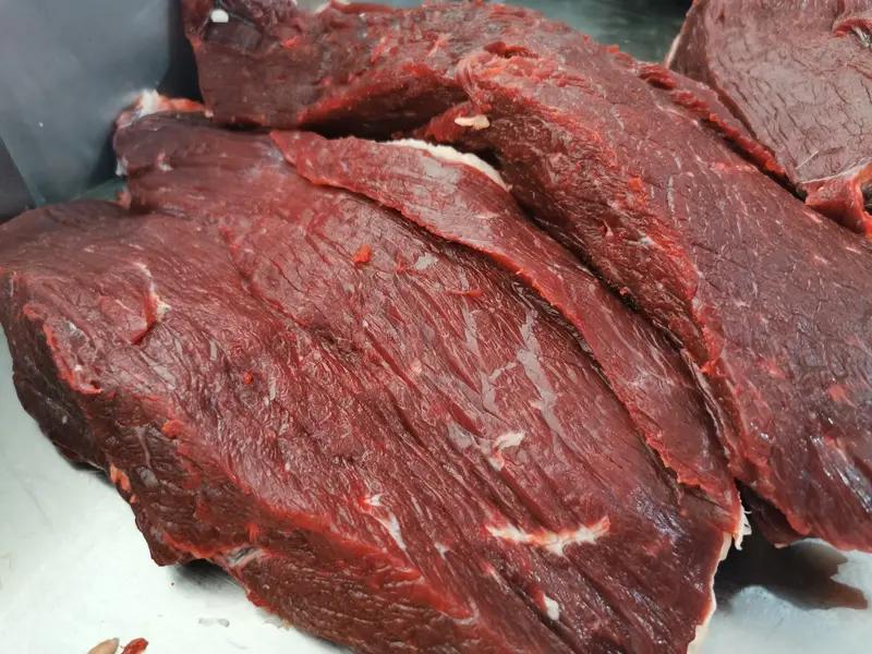 为什么中国市场买不到马肉？逛菜场和超市，很难看到马肉，可我国马