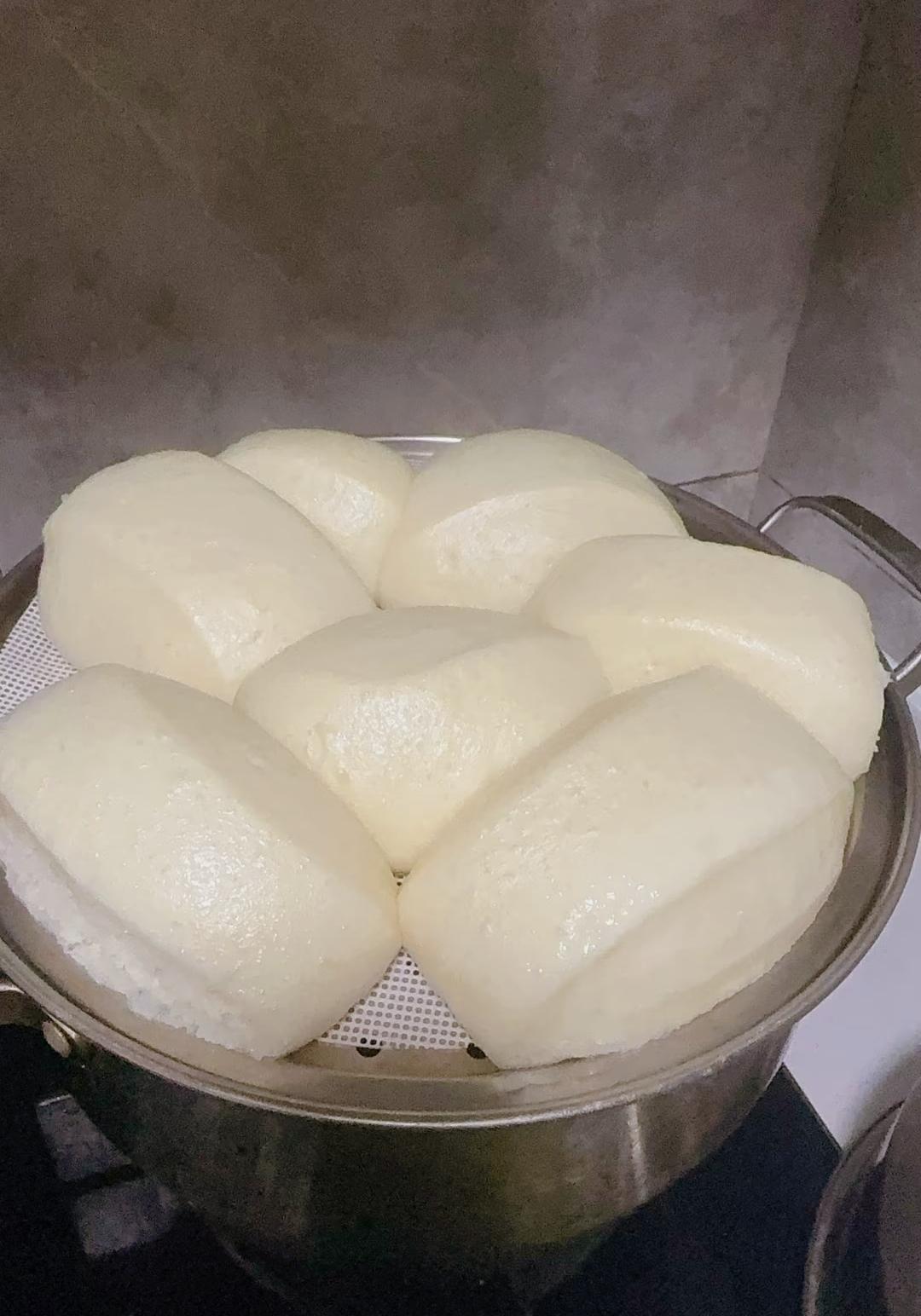 日子过着过着，就发现一斤面粉只要三块，能蒸七个馒头，够吃一周的早餐，生活固然很累