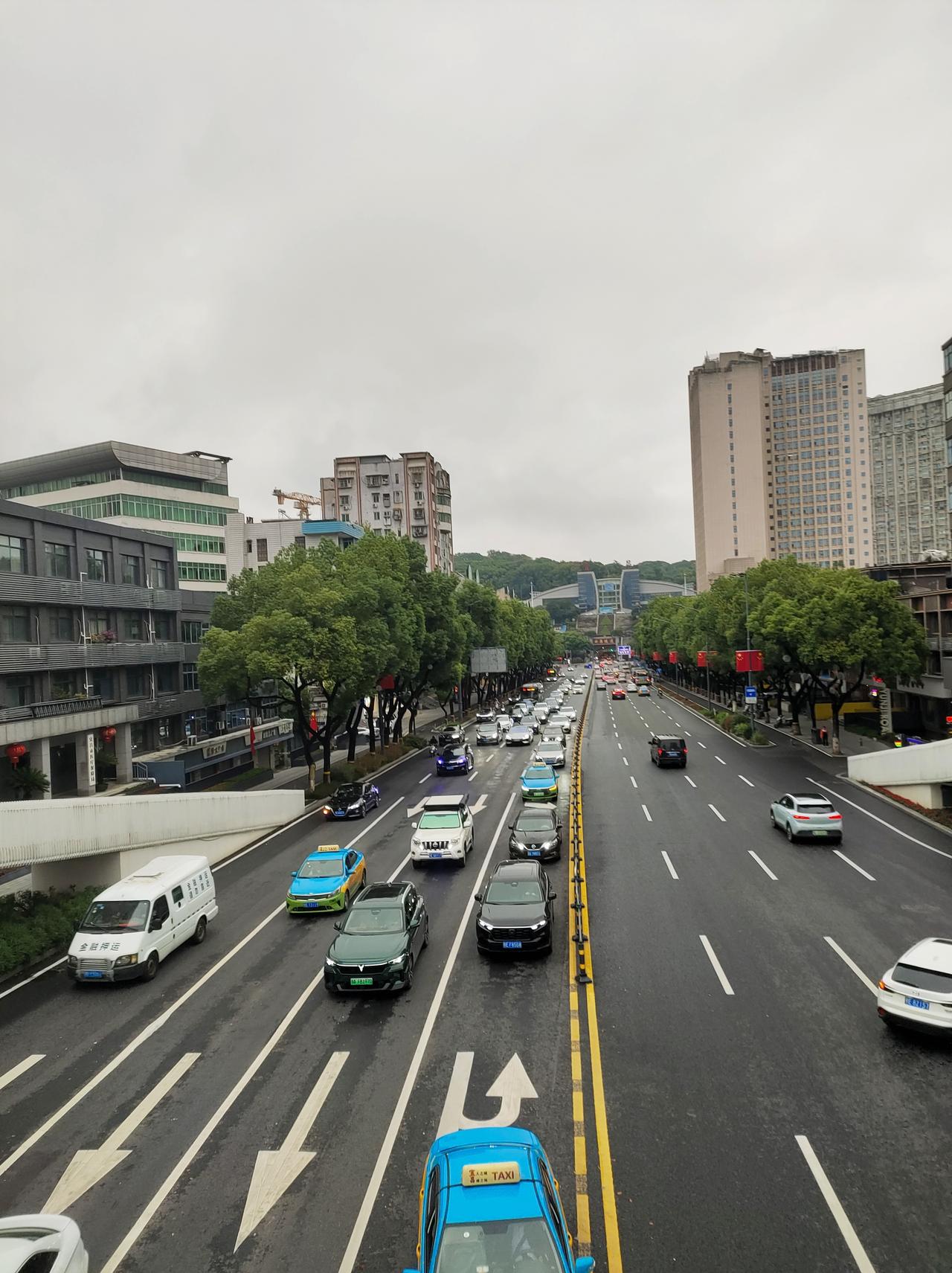 新能源车，正在重走智能手机的老路，十几年前就演过一遍，只不过那次的主角不是汽车，