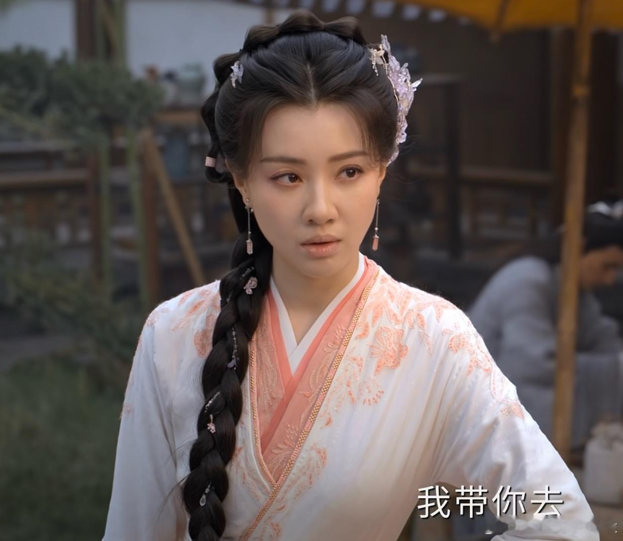 很多人说抛开女主颜值问题，佳偶天成完全看的下去，剧情太好看了。我是真的抛不开啊，