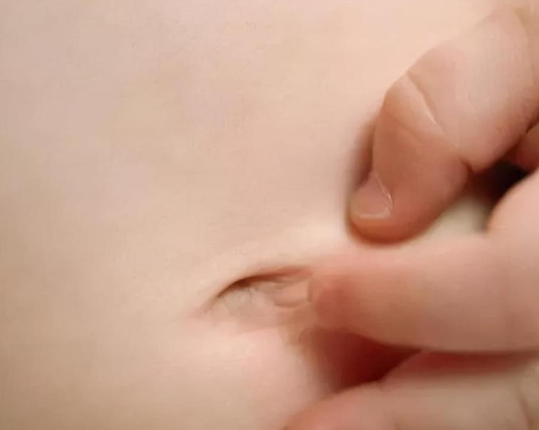 65岁后能否再延寿20年，看肚脐就知道？医生：肚脐4特征预示长寿在中医和部分