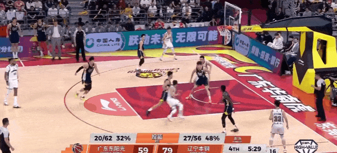 315"打假"cba全明星！有一说一！崔永熙防守赵继伟上篮时，手在对手腰上暗暗