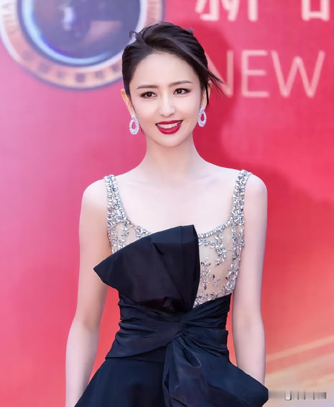 我有一个大胆的猜测佟丽娅极大概率是美丽这长长的一生里，碰到对她最好的发小