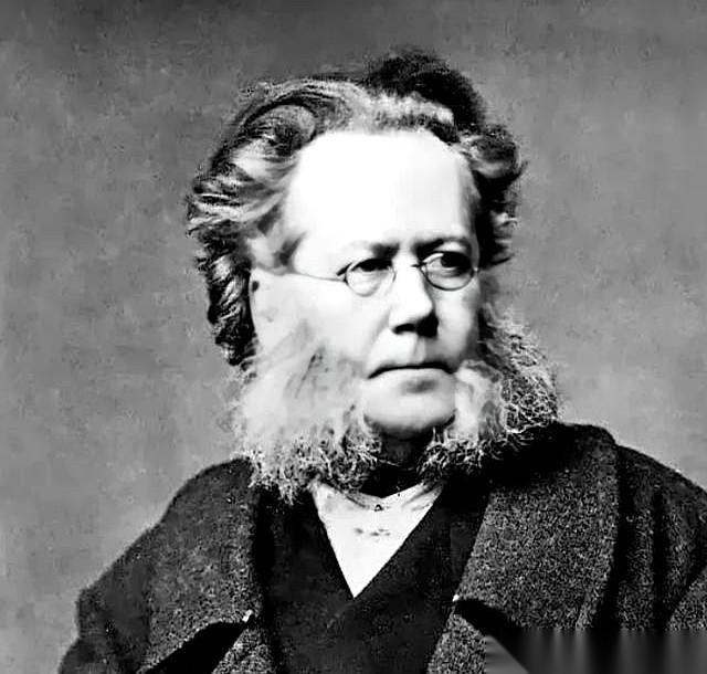 16岁，家道中落，他当爹了。你没听错。被一个大他10岁的女仆，不清不楚地给安排