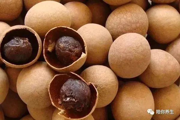 桂圆、芒果、杏仁这些食物吃多了为什么会上火