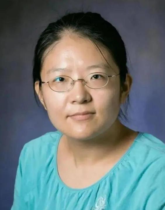 广州一名女教授，在顶尖985高校兢兢业业任教3年，每堂课底下听课的学生却寥寥无几