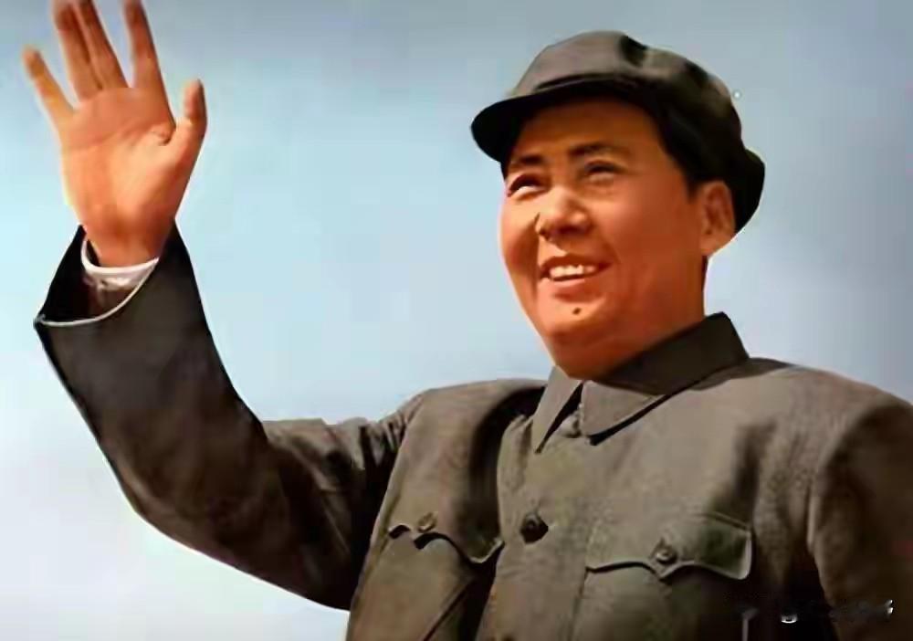 1959年6月25日，毛泽东主席回到家乡湖南韶山冲。次日拂晓，他前往父母坟前祭
