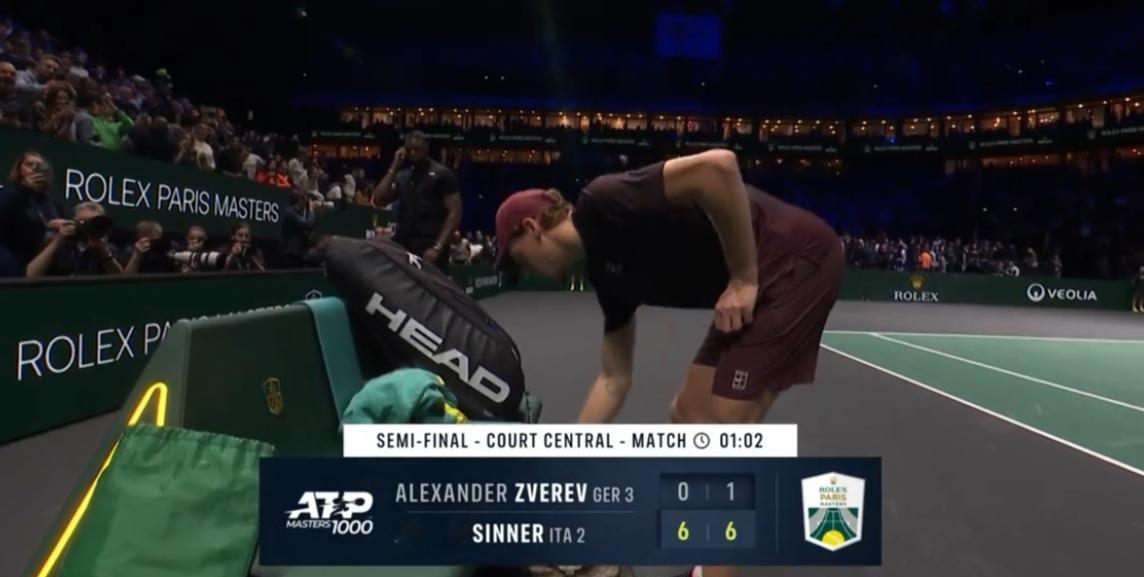 辛纳打兹维列夫，像砍瓜切菜。62分钟，两盘拿下，一滴汗没淌。发球像锁门，接发