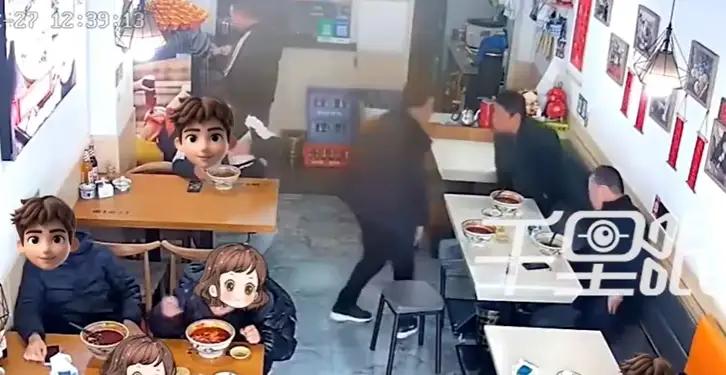 33元吃出人性凉薄？西安三男子“神同步”逃单，老板一句话让全网破防：穷不是借口