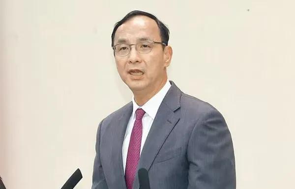 国民党主席改选，洪秀柱明显站队，郑丽文要败给朱立伦？国民党主席改选，郑丽文参选