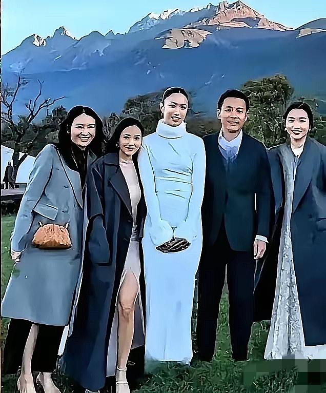 霍家这次结婚，真是把“体面”两个字玩明白了。不差钱，却偏偏不跟风出国办婚礼，