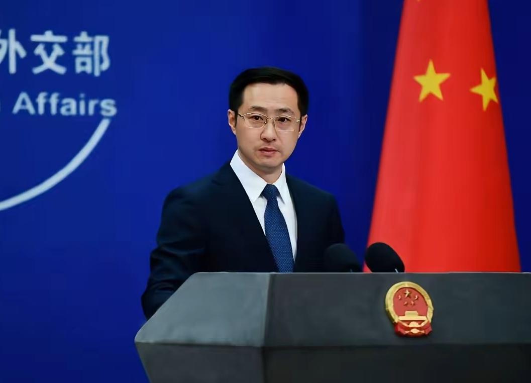 中国接任安理会主席当天，德国外长被当众请下桌，这格局高下立判 4月27日，联