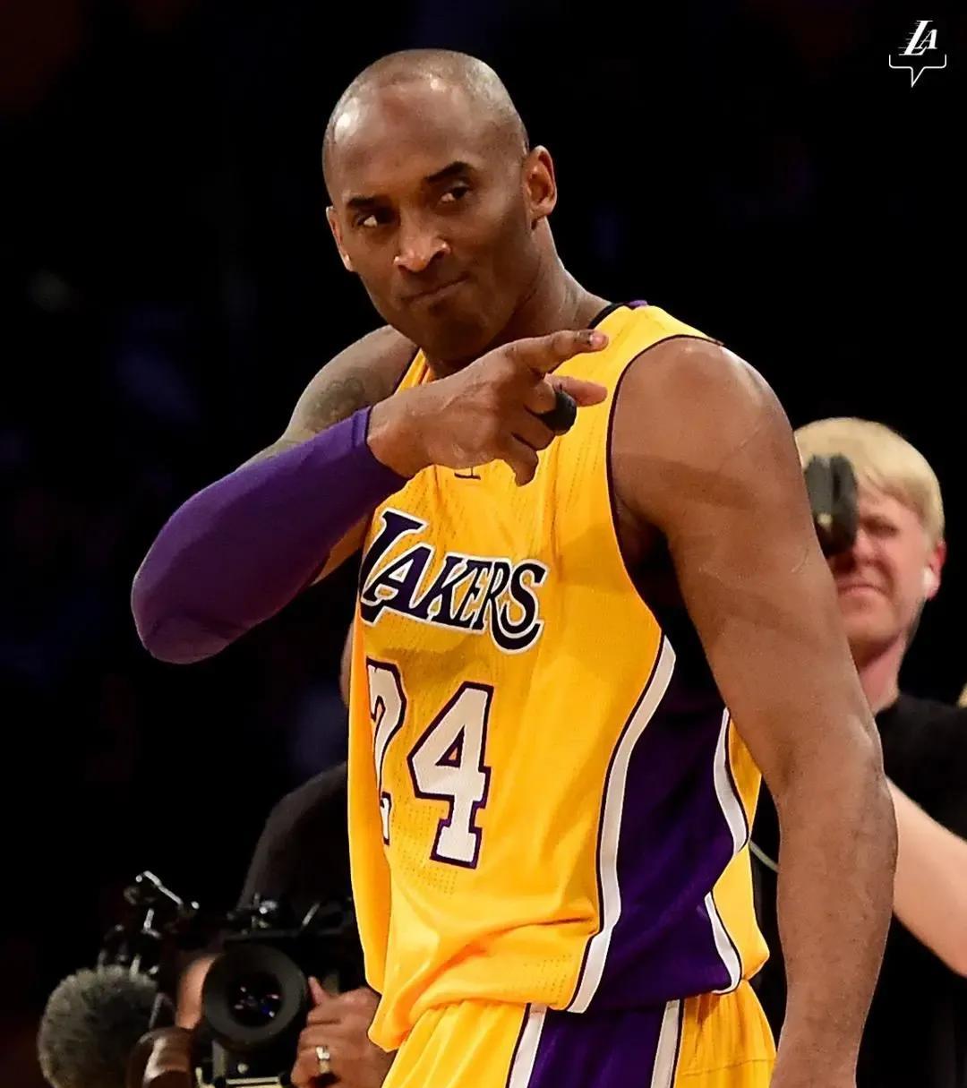 奥尼尔对科比的认可！近期，NBA名宿沙奎尔-奥尼尔在他自己的播客节目《TheB