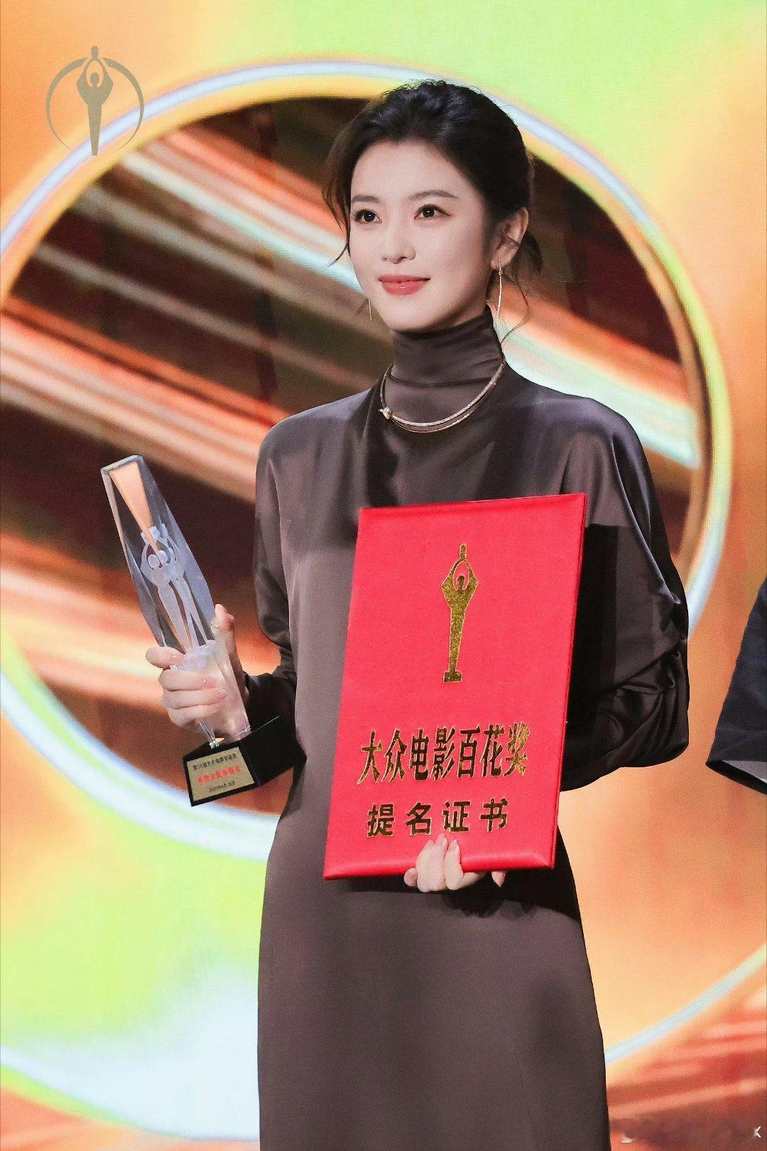 李云霄说人的一生四季都很重要不被定义的人生才是美好好喜欢偏爱如春漾
